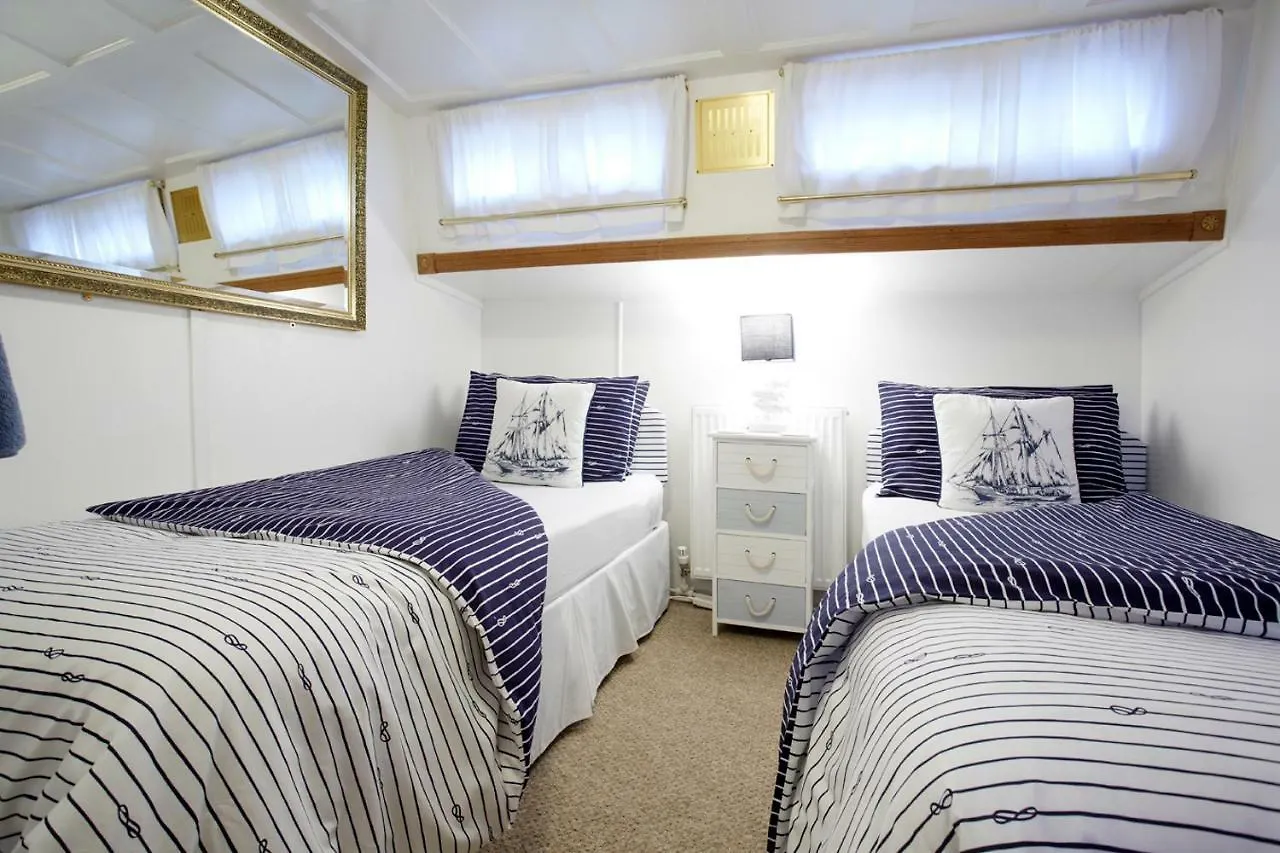 Motor Vessel Till Hotel York