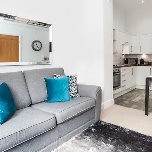  Apartment 4 The Keyes- Stunning & Stylish With Free Parking