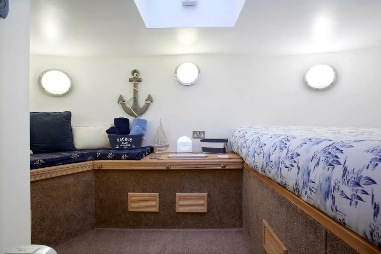 Motor Vessel Till Hotel York