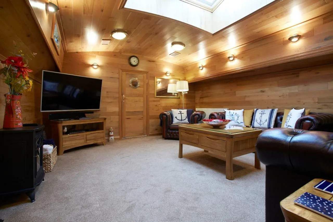 Motor Vessel Till Hotel York