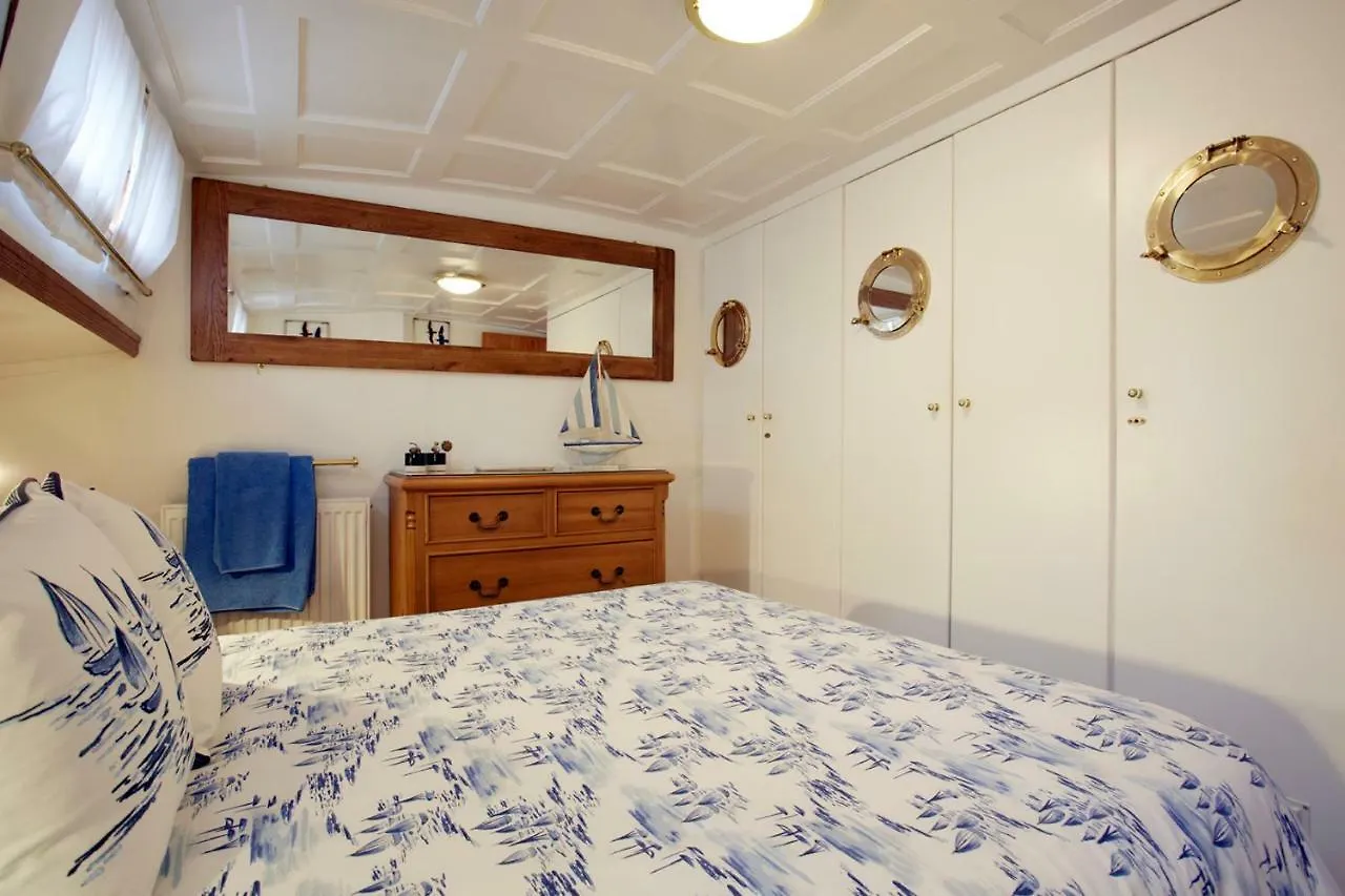 Motor Vessel Till Hotel York Botel